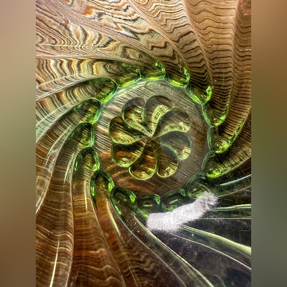 Vintage MCM Hazel Atlas Avocado Green Seashell Swirl Bowl 9" - Picture 4 of 5